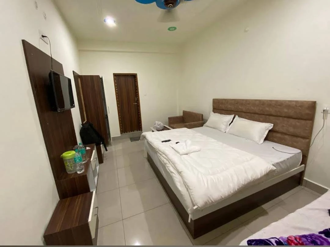 Hotel Lake View Paradise Uttarkashi [Full Room View]