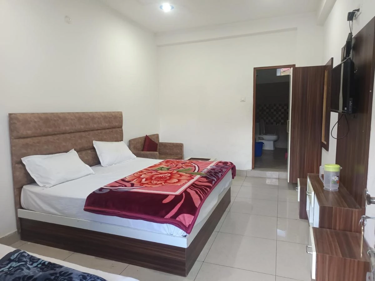 Hotel Lake View Paradise Uttarkashi [King Size Bed]