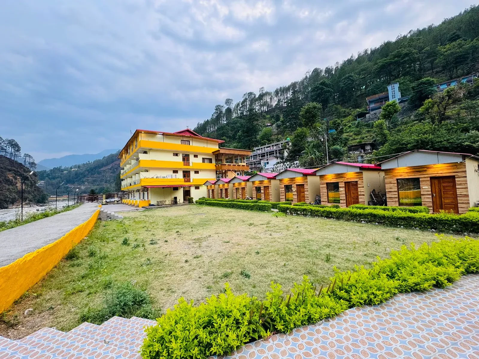 The Great Ganga Uttarkashi [Hotel Full View]